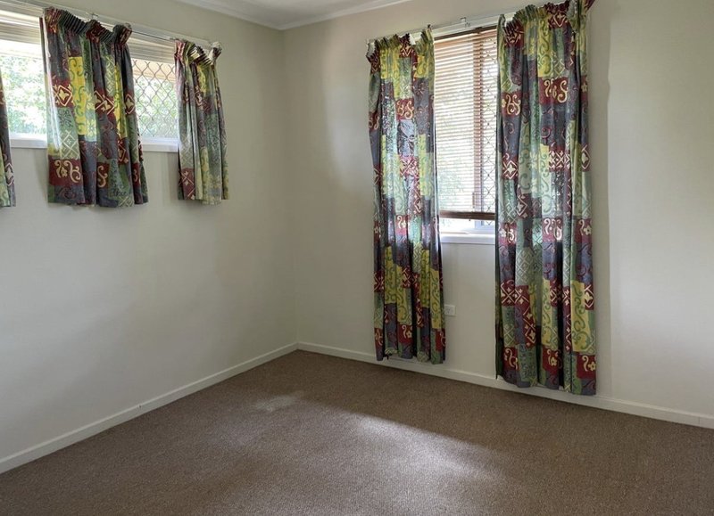 Photo - 2/501 Stenner Street, Harristown QLD 4350 - Image 4