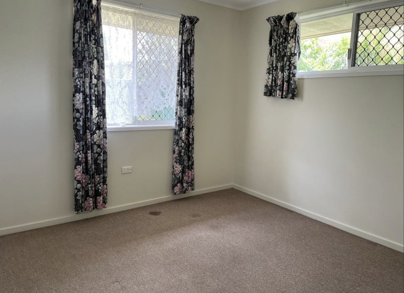 Photo - 2/501 Stenner Street, Harristown QLD 4350 - Image 5