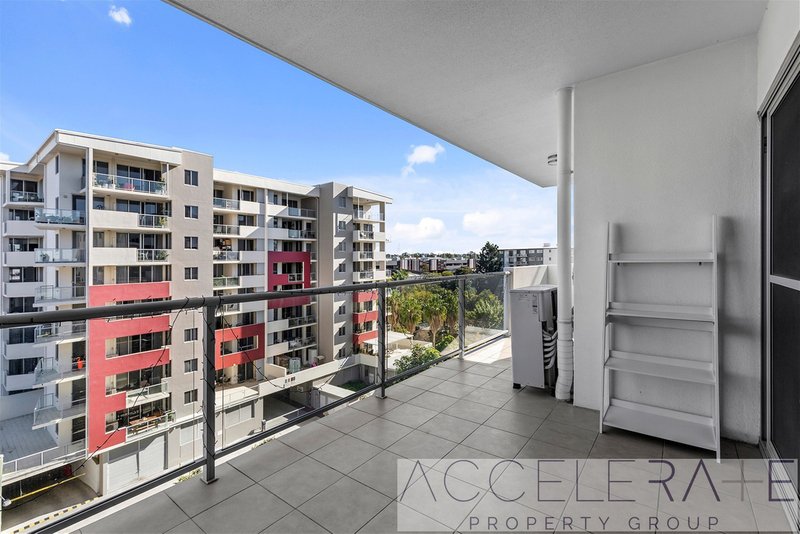 Photo - 2502/19 Playfield Street, Chermside QLD 4032 - Image 3