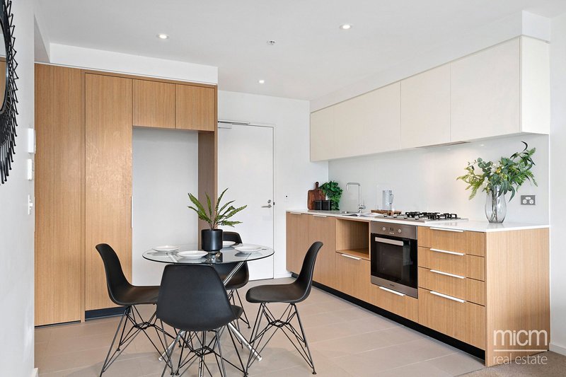 Photo - 2502E/888 Collins Street, Docklands VIC 3008 - Image 3