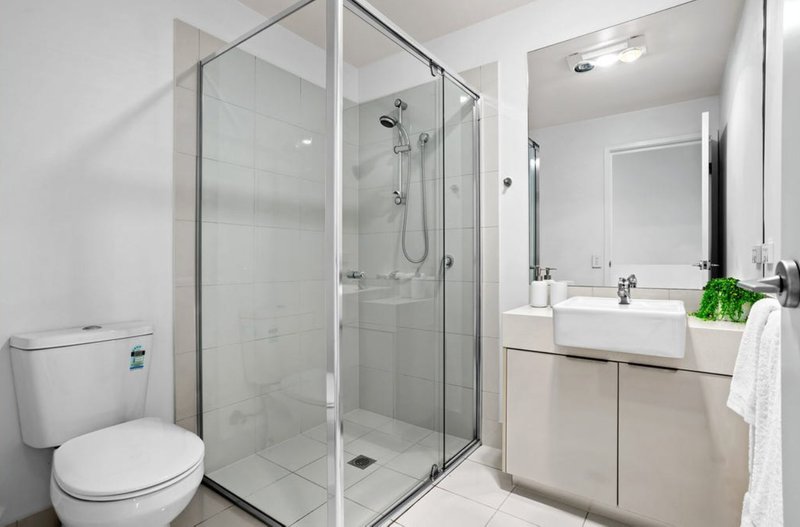 Photo - 2/5036 Emerald Island Drive, Carrara QLD 4211 - Image 11