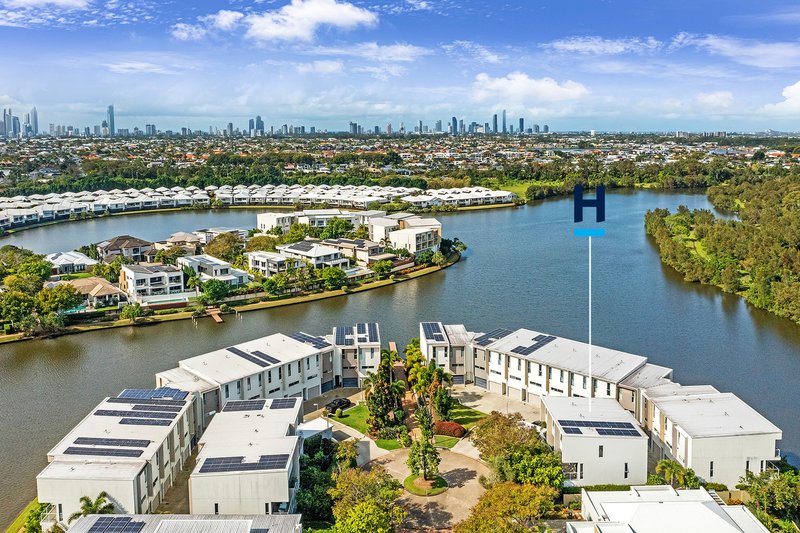 Photo - 2/5036 Emerald Island Drive, Carrara QLD 4211 - Image 15