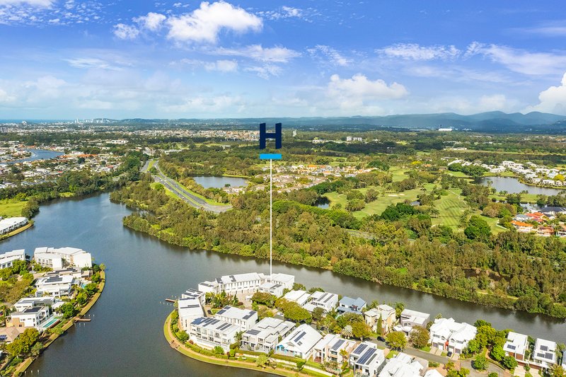 Photo - 2/5036 Emerald Island Drive, Carrara QLD 4211 - Image 16