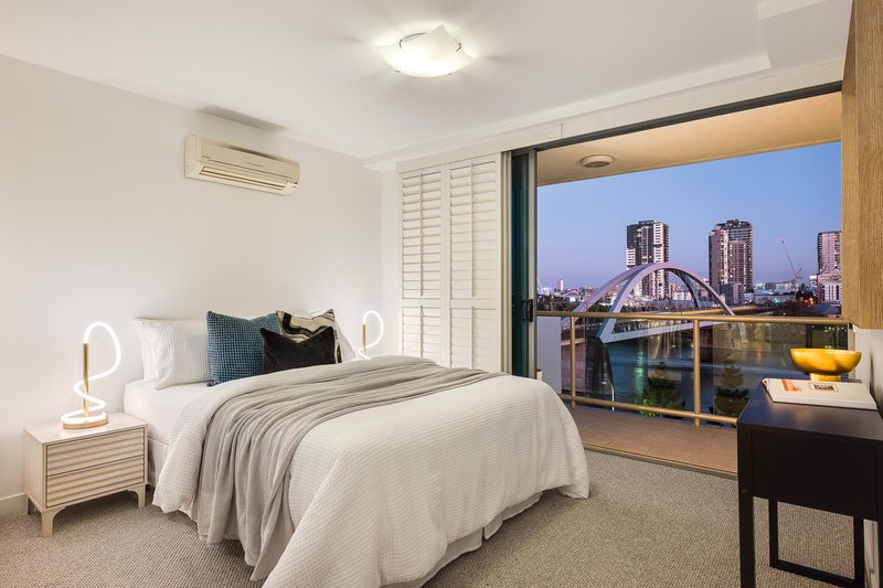 Photo - 2506/92 Quay Street, Brisbane City QLD 4000 - Image 8