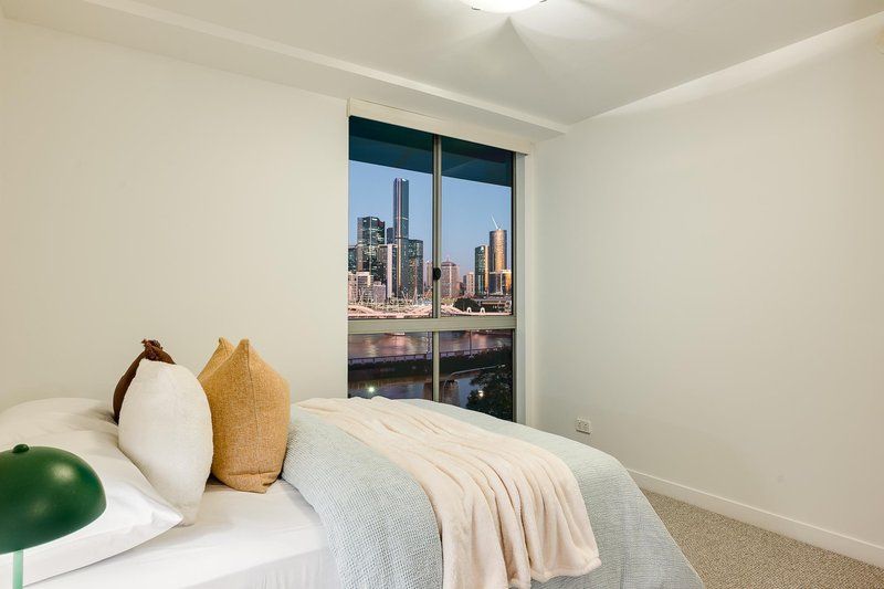 Photo - 2506/92 Quay Street, Brisbane City QLD 4000 - Image 10