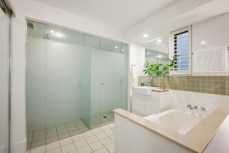 Photo - 2506/92 Quay Street, Brisbane City QLD 4000 - Image 11