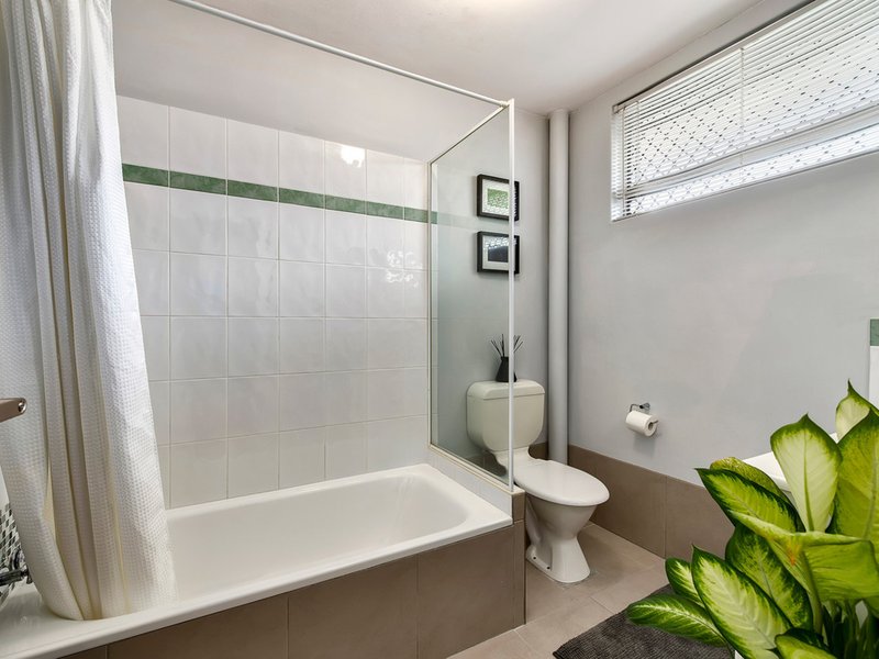 Photo - 2/507 Rode Road, Chermside QLD 4032 - Image 6