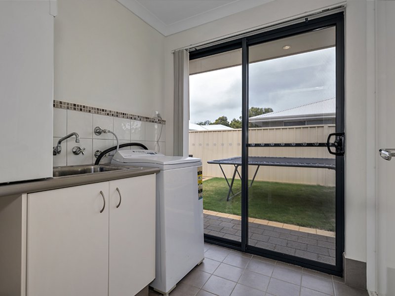 Photo - 250B Place Road, Wonthella WA 6530 - Image 12