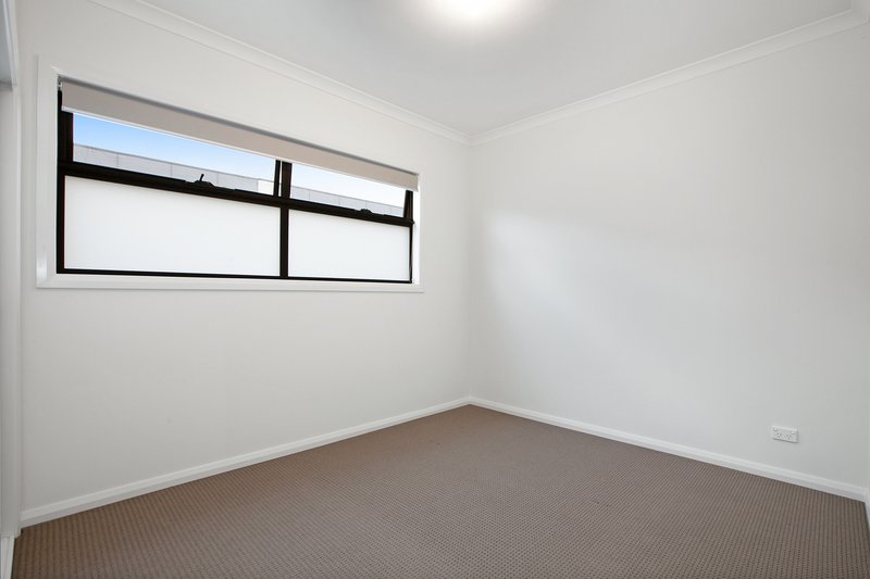 Photo - 25/1-27 Punt Street, Craigieburn VIC 3064 - Image 5