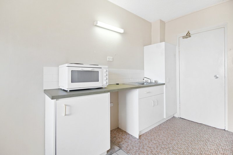 Photo - 25/1-5 Mt Keira Road, West Wollongong NSW 2500 - Image 2