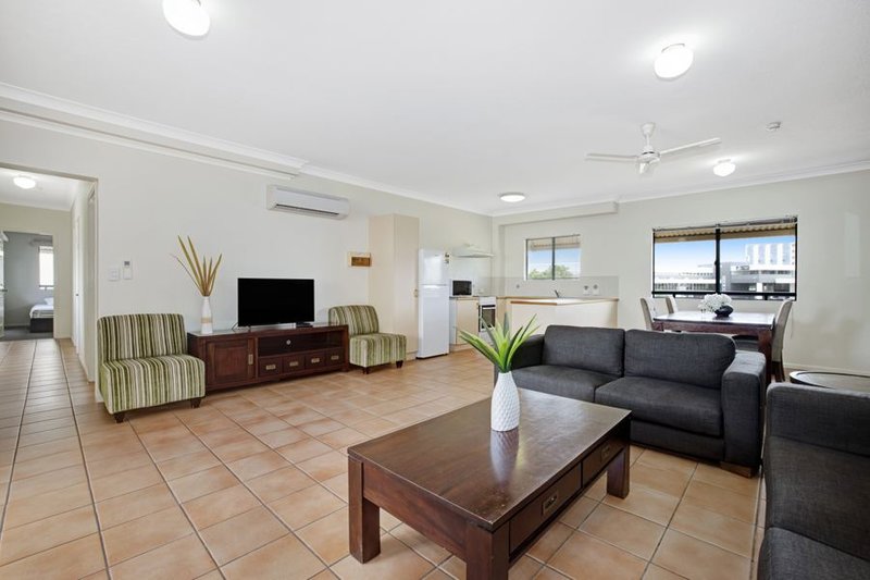 Photo - 2/51-55 Palmer Street, South Townsville QLD 4810 - Image 3