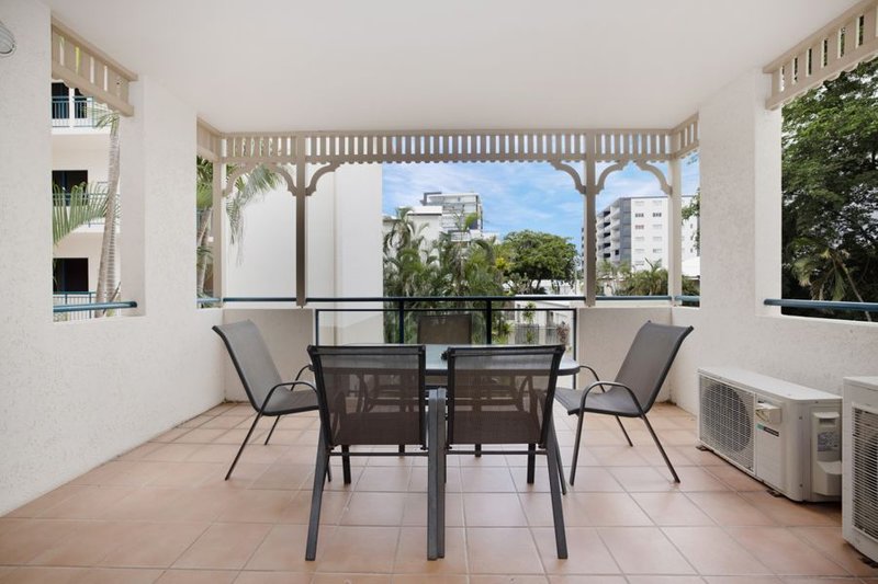 Photo - 2/51-55 Palmer Street, South Townsville QLD 4810 - Image 9