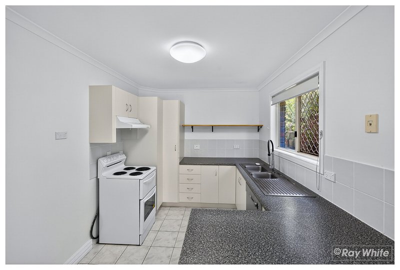 Photo - 2/51 Bishop Street, The Range QLD 4700 - Image 7