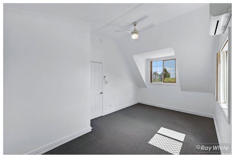 Photo - 2/51 Bishop Street, The Range QLD 4700 - Image 17
