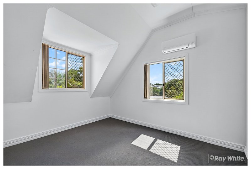 Photo - 2/51 Bishop Street, The Range QLD 4700 - Image 18