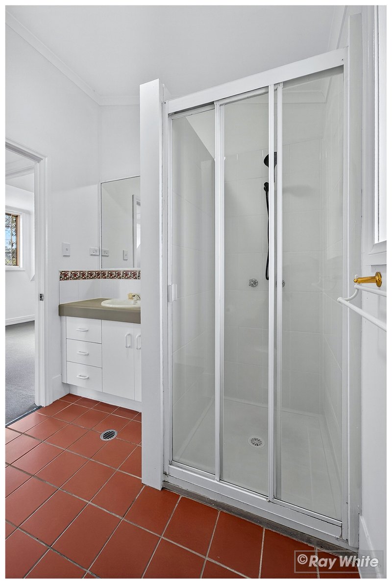 Photo - 2/51 Bishop Street, The Range QLD 4700 - Image 22