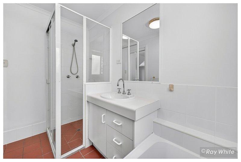 Photo - 2/51 Bishop Street, The Range QLD 4700 - Image 26