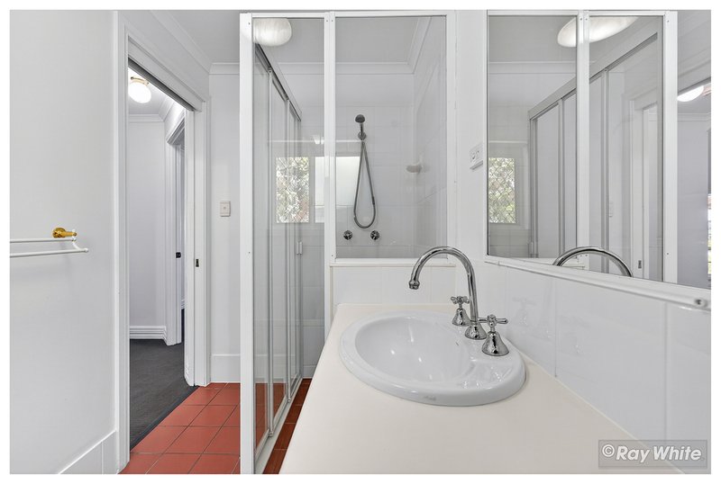 Photo - 2/51 Bishop Street, The Range QLD 4700 - Image 27