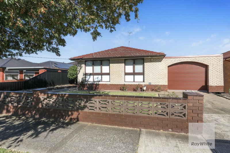 Photo - 251 Carrick Drive, Gladstone Park VIC 3043 - Image 2