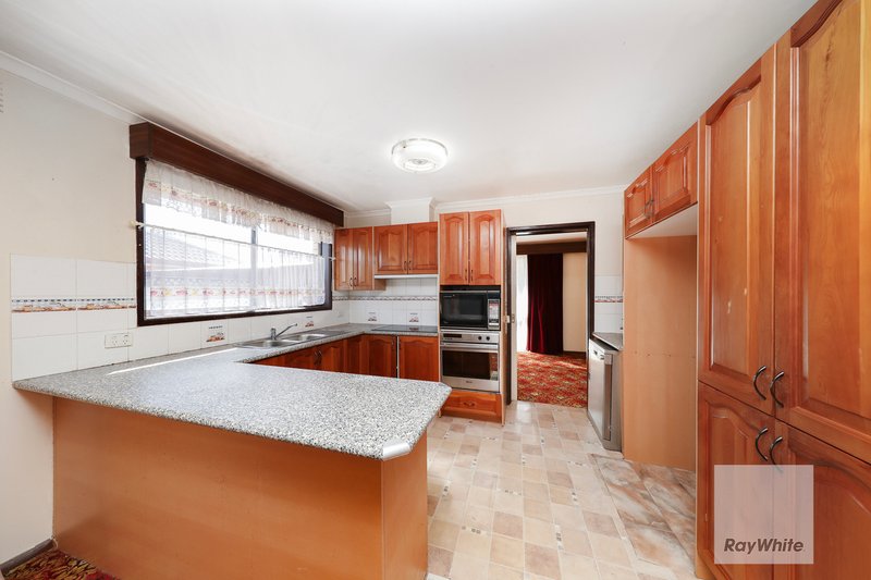 Photo - 251 Carrick Drive, Gladstone Park VIC 3043 - Image 7