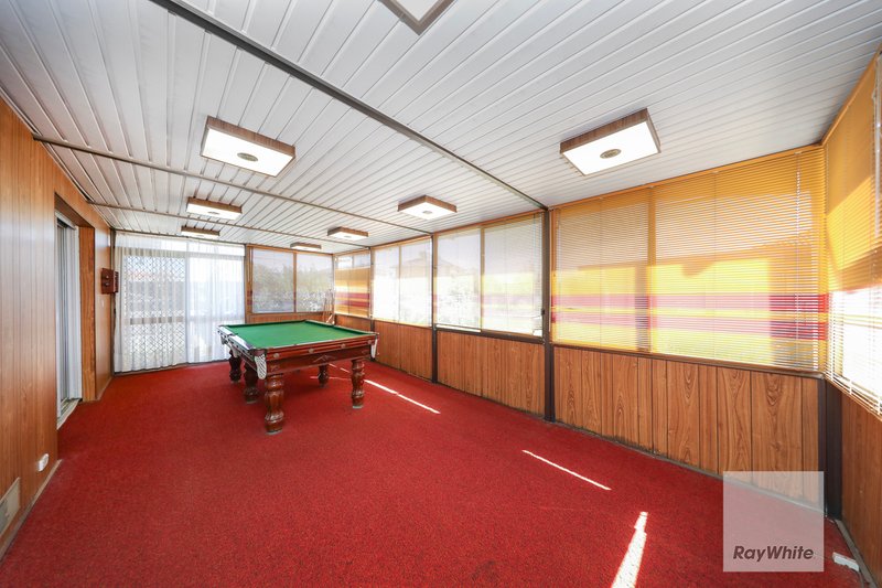 Photo - 251 Carrick Drive, Gladstone Park VIC 3043 - Image 9