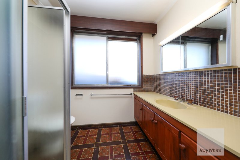 Photo - 251 Carrick Drive, Gladstone Park VIC 3043 - Image 12