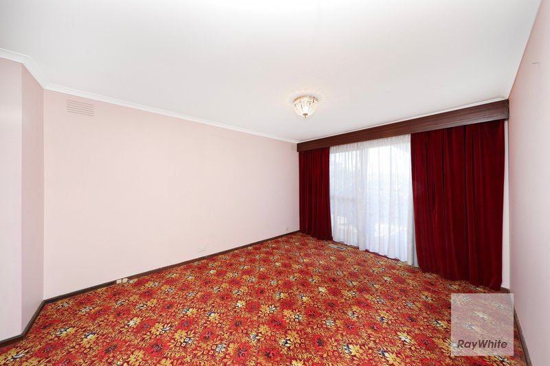 Photo - 251 Carrick Drive, Gladstone Park VIC 3043 - Image 13