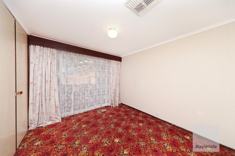 Photo - 251 Carrick Drive, Gladstone Park VIC 3043 - Image 15