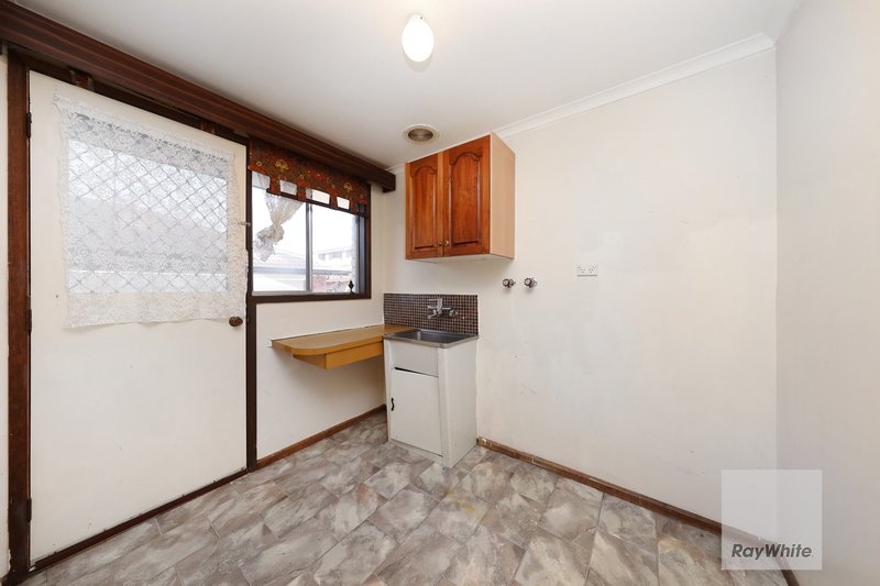 Photo - 251 Carrick Drive, Gladstone Park VIC 3043 - Image 17