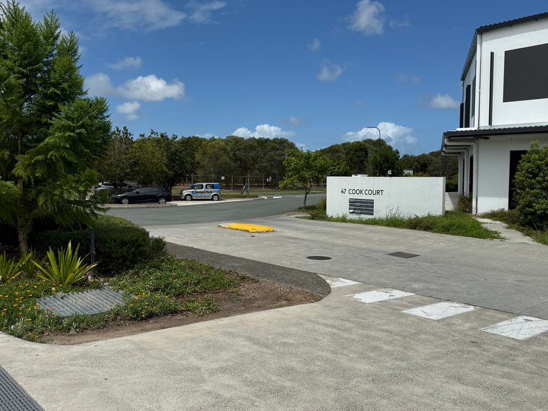 Photo - 2/51 Cook Court, North Lakes QLD 4509 - Image 4