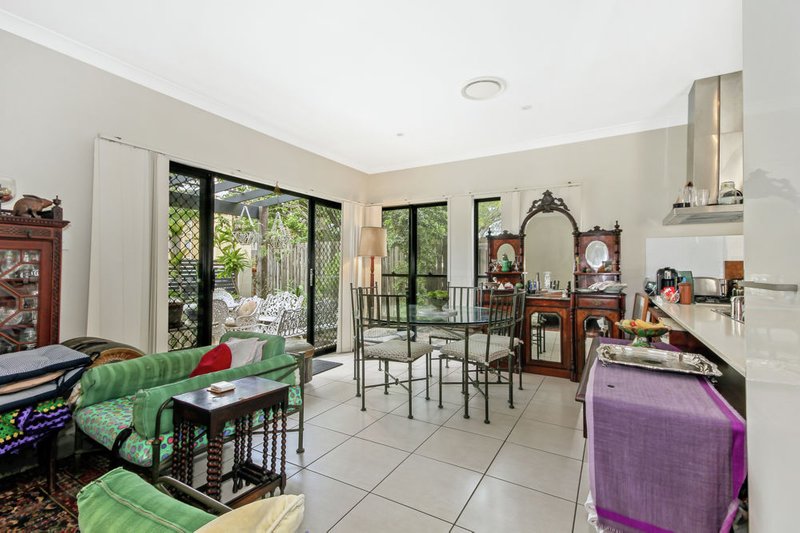 Photo - 2/51 David Street, Nundah QLD 4012 - Image 3