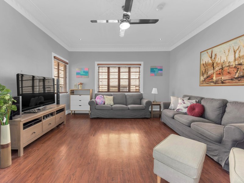 Photo - 251 Edinburgh Castle Road, Wavell Heights QLD 4012 - Image 6