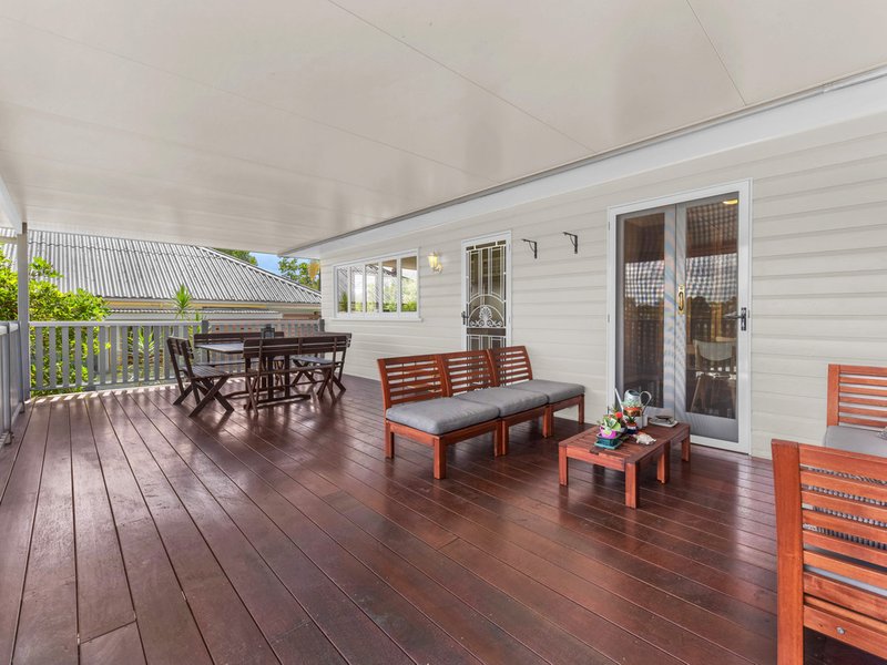 Photo - 251 Edinburgh Castle Road, Wavell Heights QLD 4012 - Image 12