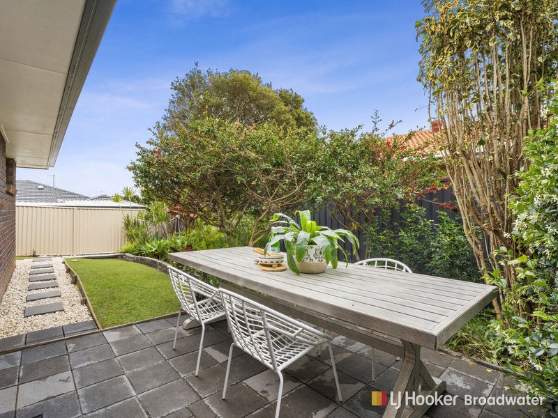 2/51 Government Road, Labrador QLD 4215