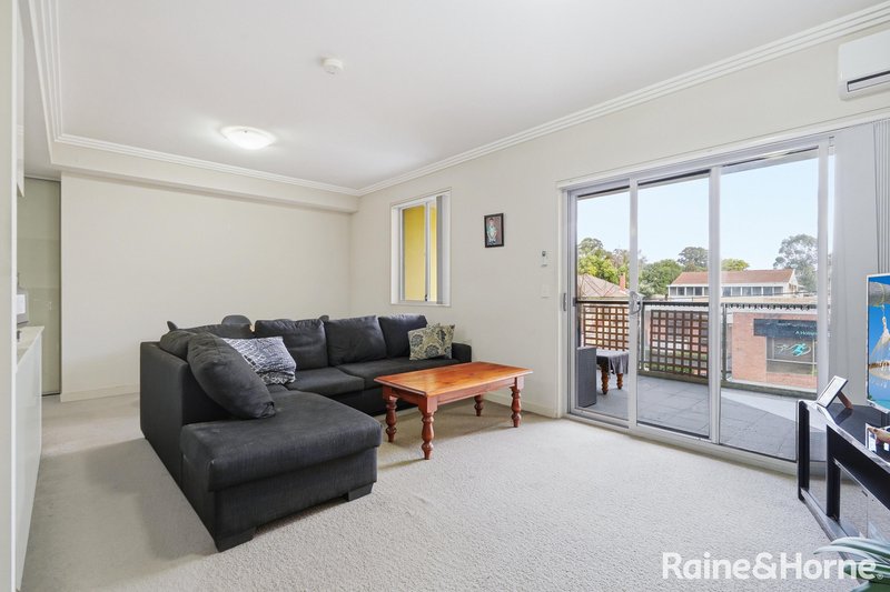 Photo - 2/51 King Street, St Marys NSW 2760 - Image 2