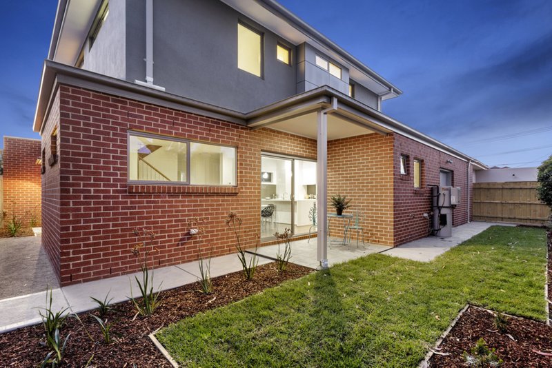 Photo - 2/51 Macrina Street, Oakleigh East VIC 3166 - Image 8