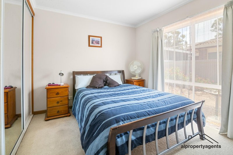 Photo - 2/51 Natimuk Road, Horsham VIC 3400 - Image 7