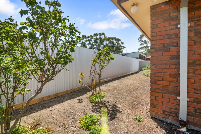 Photo - 2/51 Natimuk Road, Horsham VIC 3400 - Image 13