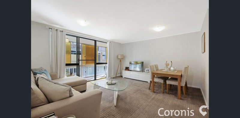Photo - 2/51 Rialto Street, Coorparoo QLD 4151 - Image 3