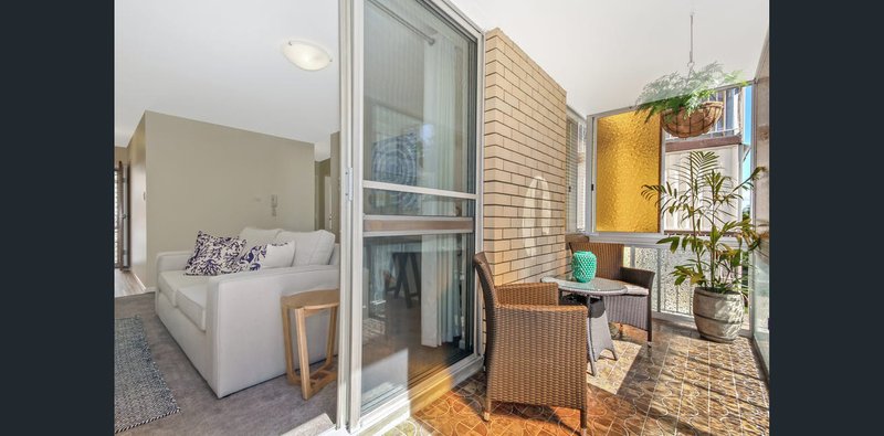 Photo - 2/51 Rialto Street, Coorparoo QLD 4151 - Image 8