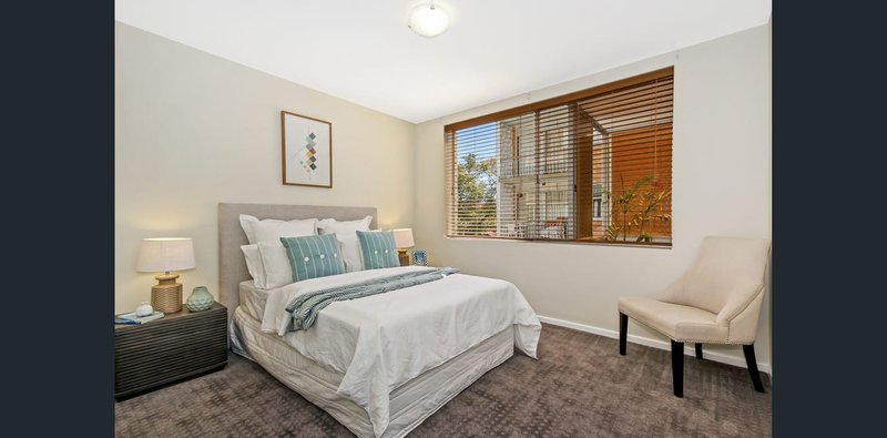 Photo - 2/51 Rialto Street, Coorparoo QLD 4151 - Image 9