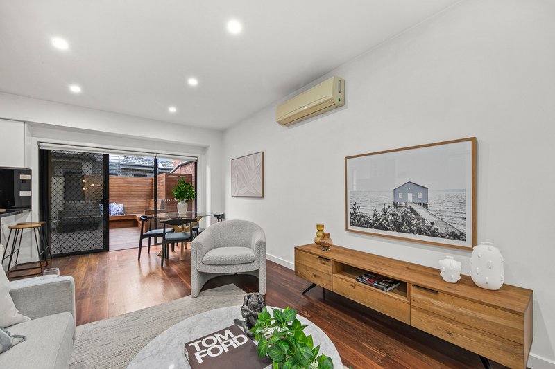 Photo - 2/51 Stenhouse Avenue, Brooklyn VIC 3012 - Image 4