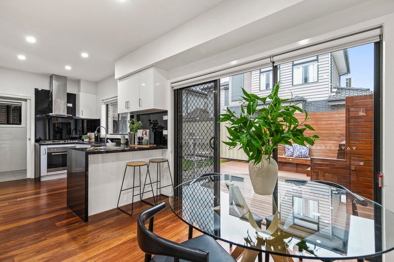Photo - 2/51 Stenhouse Avenue, Brooklyn VIC 3012 - Image 5
