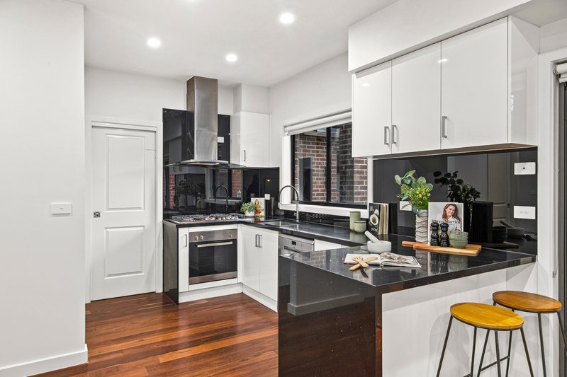 Photo - 2/51 Stenhouse Avenue, Brooklyn VIC 3012 - Image 7