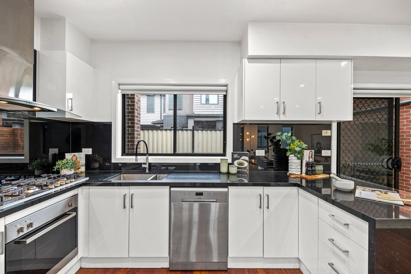 Photo - 2/51 Stenhouse Avenue, Brooklyn VIC 3012 - Image 8