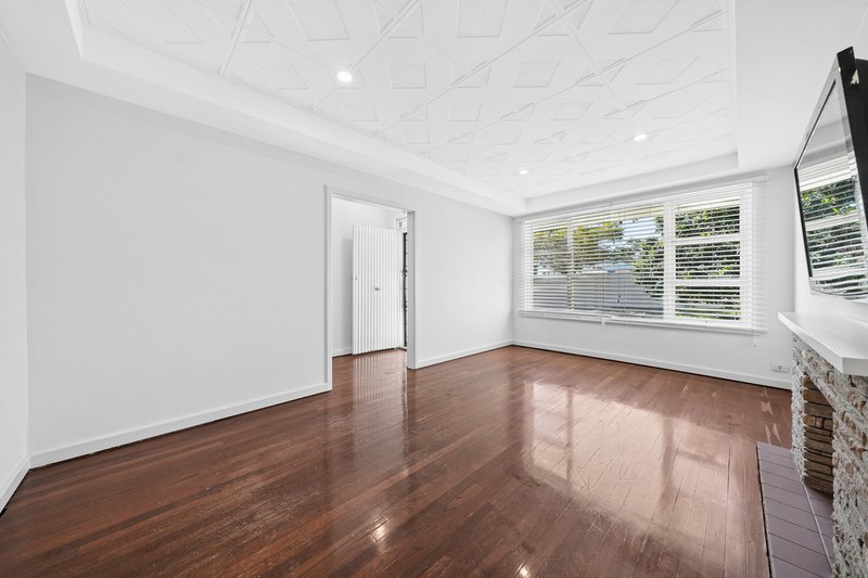 Photo - 251 Welshpool Road, Queens Park WA 6107 - Image 3
