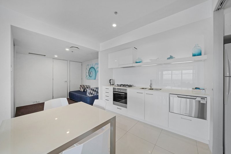 Photo - 2510/9 Hamilton Avenue, Surfers Paradise QLD 4217 - Image 11