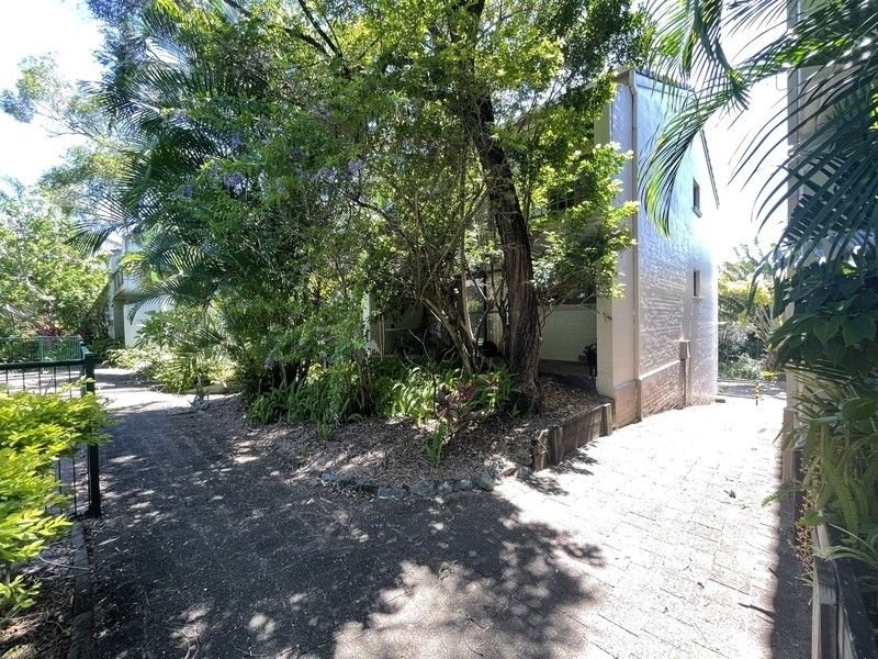 Photo - 25/111 Markeri Street, Mermaid Waters QLD 4218 - Image 3