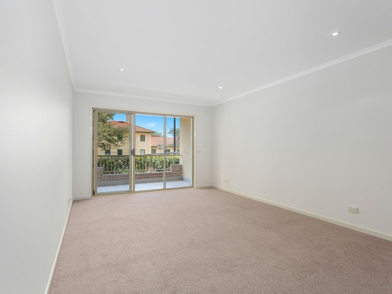 Photo - 25/16 Doonkuna Street, Braddon ACT 2612 - Image 3