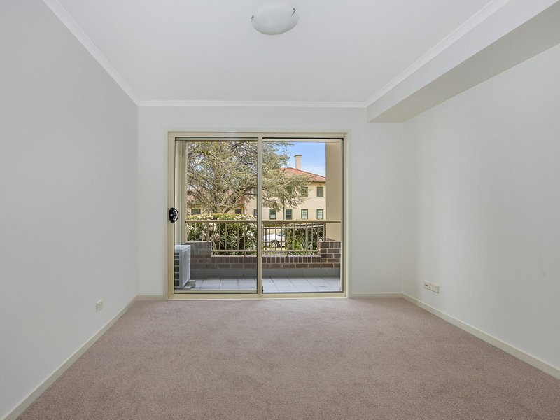 Photo - 25/16 Doonkuna Street, Braddon ACT 2612 - Image 5